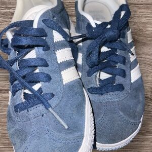adidas gazelle Kids Sneakers in Blue and White